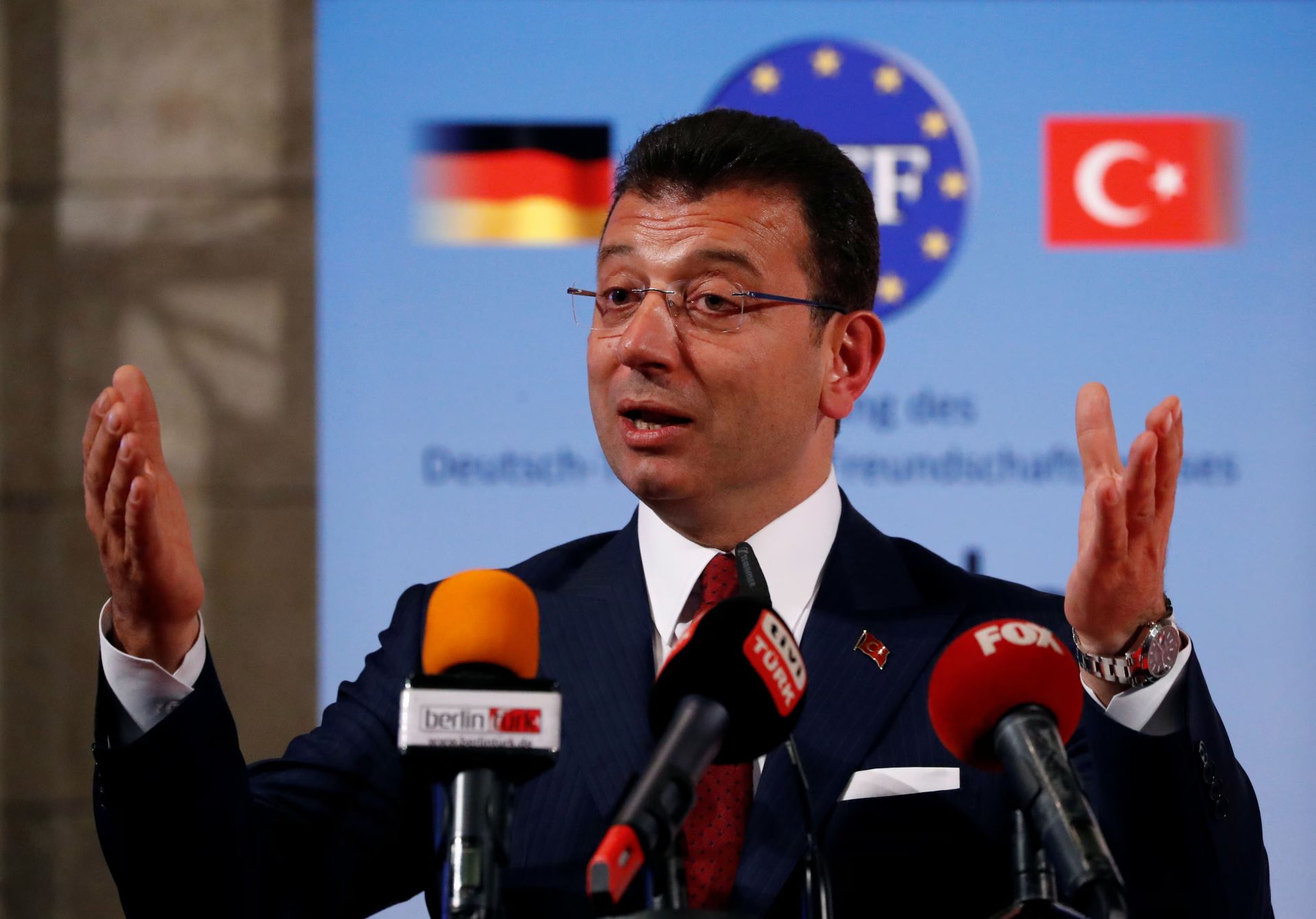 Εκρέμ Ιμάμογλου: Ο πολιτικός που αποκάλυψε τον φόβο του Ερντογάν για το μέλλον του – Το χρονικό της σύλληψης του δημάρχου Κωνσταντινούπολης 14 Εκρέμ Ιμάμογλου: Ο πολιτικός που αποκάλυψε τον φόβο του Ερντογάν για το μέλλον του – Το χρονικό της σύλληψης του δημάρχου Κωνσταντινούπολης