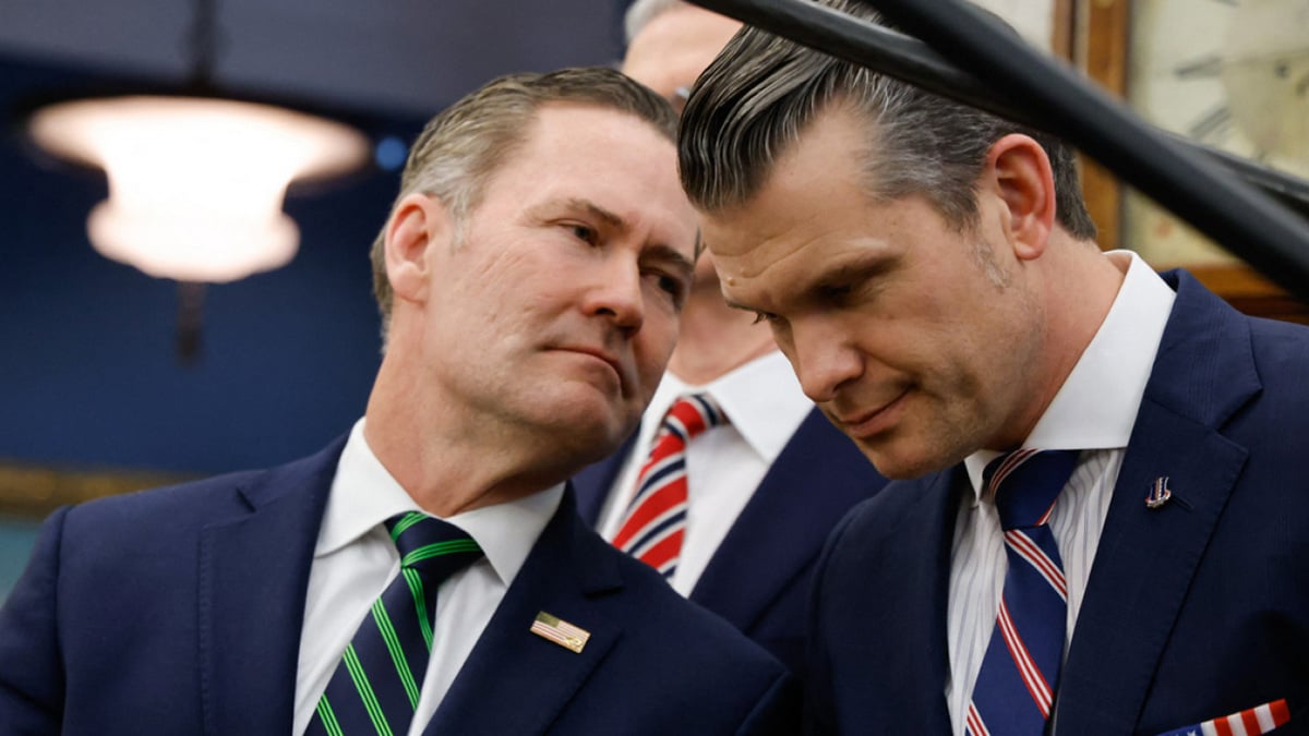 pete-hegseth-mike-waltz-afp-xrwma