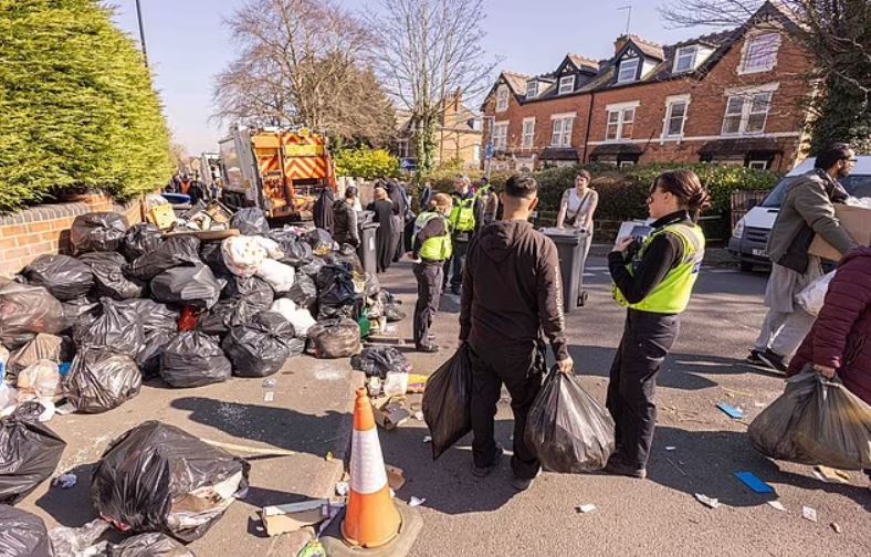 Βρετανία: «Πάρτι» από εκατοντάδες αρουραίους… στο μέγεθος γάτας στο Μπέρμιγχαμ – Η πόλη πνίγεται στα σκουπίδια – Σκληρές εικόνες 8 ΜΠΕΡΜΙΓΧΑΜ ΠΟΝΤΙΚΙΑ