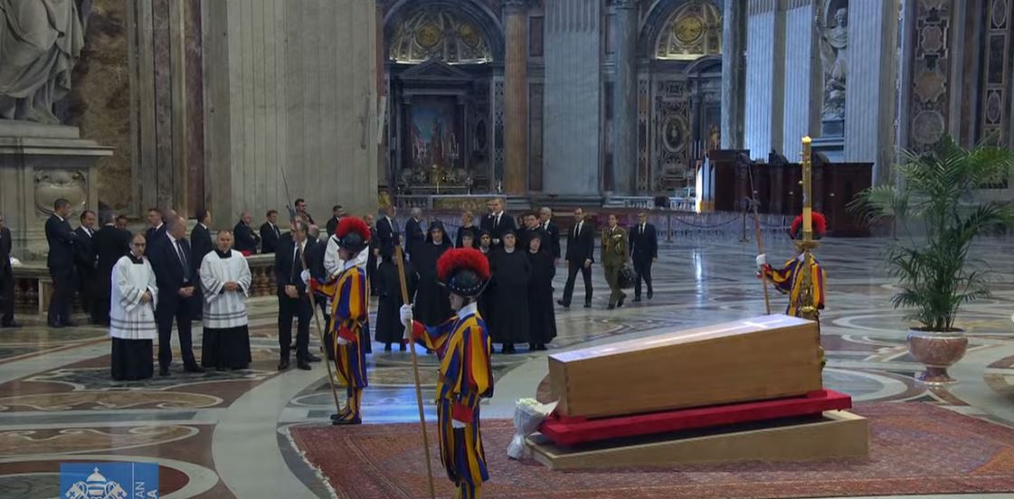 LIVE η κηδεία του Πάπα Φραγκίσκου: Αποκλειστικά όλες οι εξελίξεις σε πραγματικό χρόνο