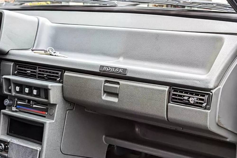 Το εκπληκτικό υβρίδιο Lada-Porsche που σαρώνει
