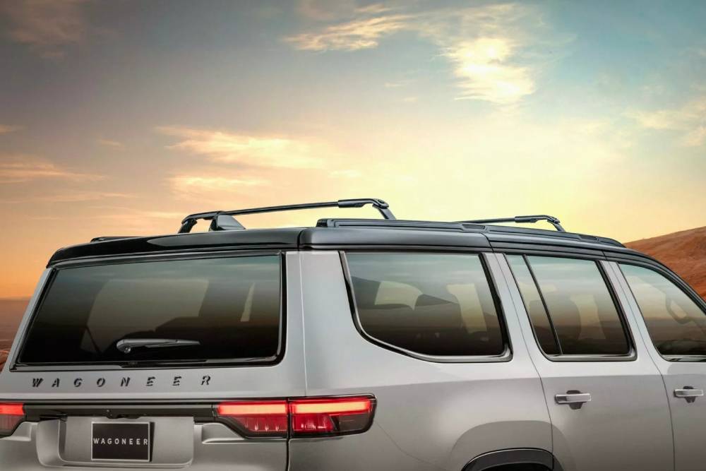 Αποκαλύφθηκε το επιβλητικό Jeep Wagoneer Overland για ορεινές περιπέτειες