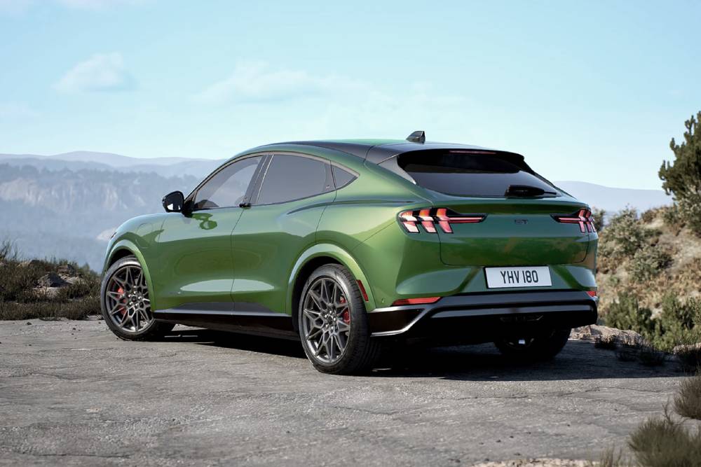 Εντυπωσιακή και ακόμα πιο συναρπαστική Ford Mustang Mach-E