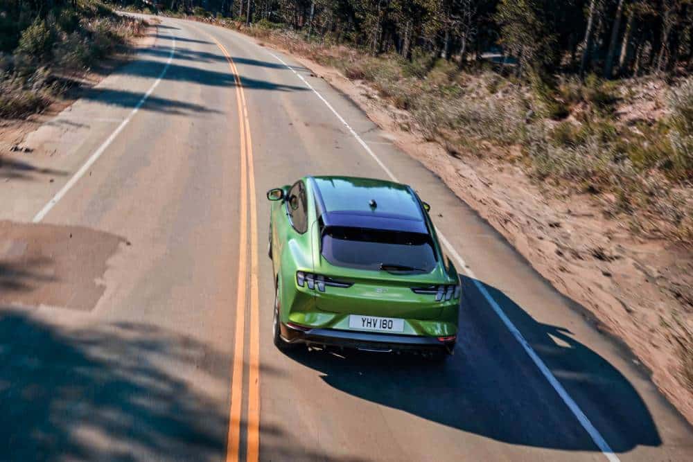 Εντυπωσιακή και ακόμα πιο συναρπαστική Ford Mustang Mach-E