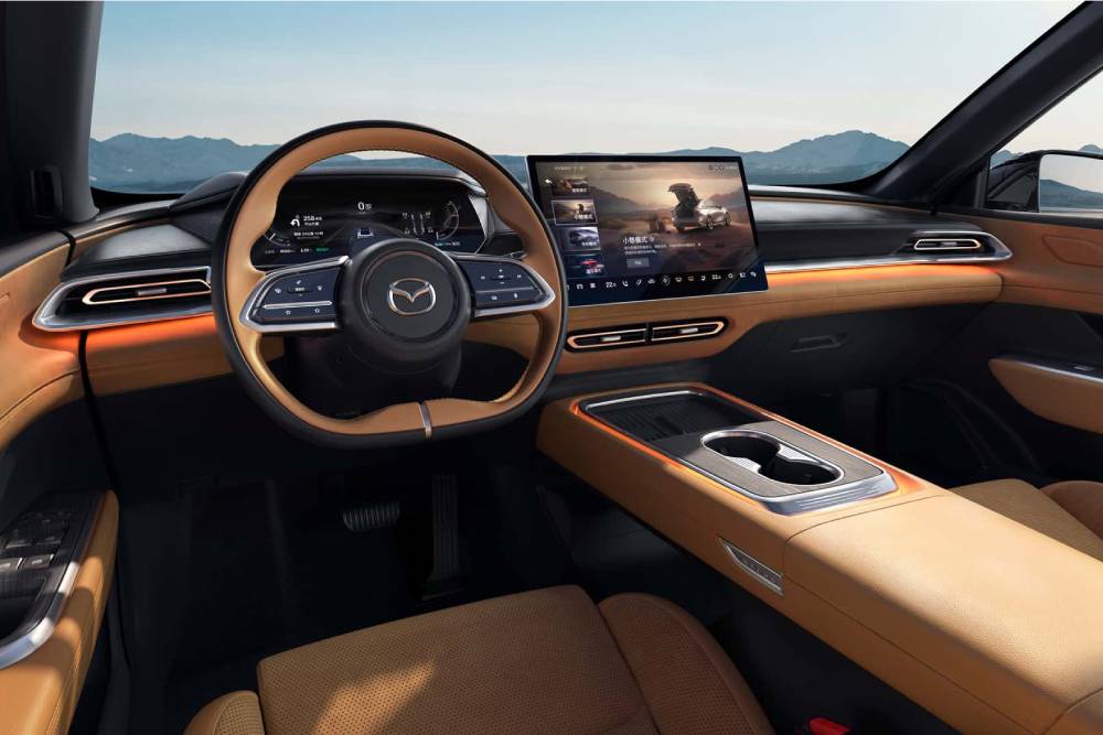 Επαναστατικό Mazda EZ-60 ρίχνει το γάντι στον κυρίαρχο Tesla Model Y