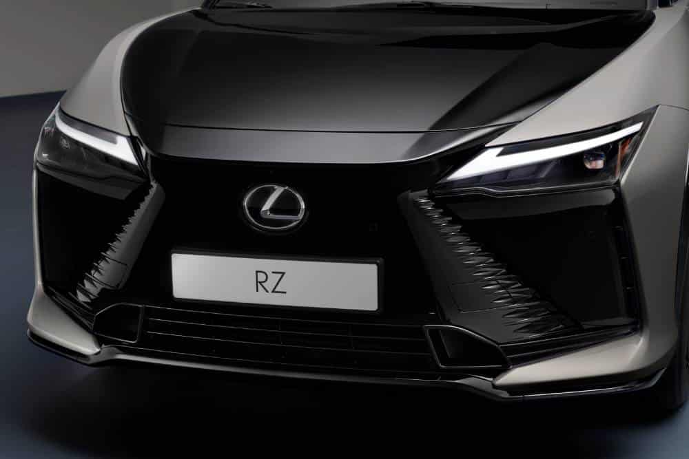 Nέο Lexus RZ EV με χειροκίνητες αλλαγές & steer-by-wire