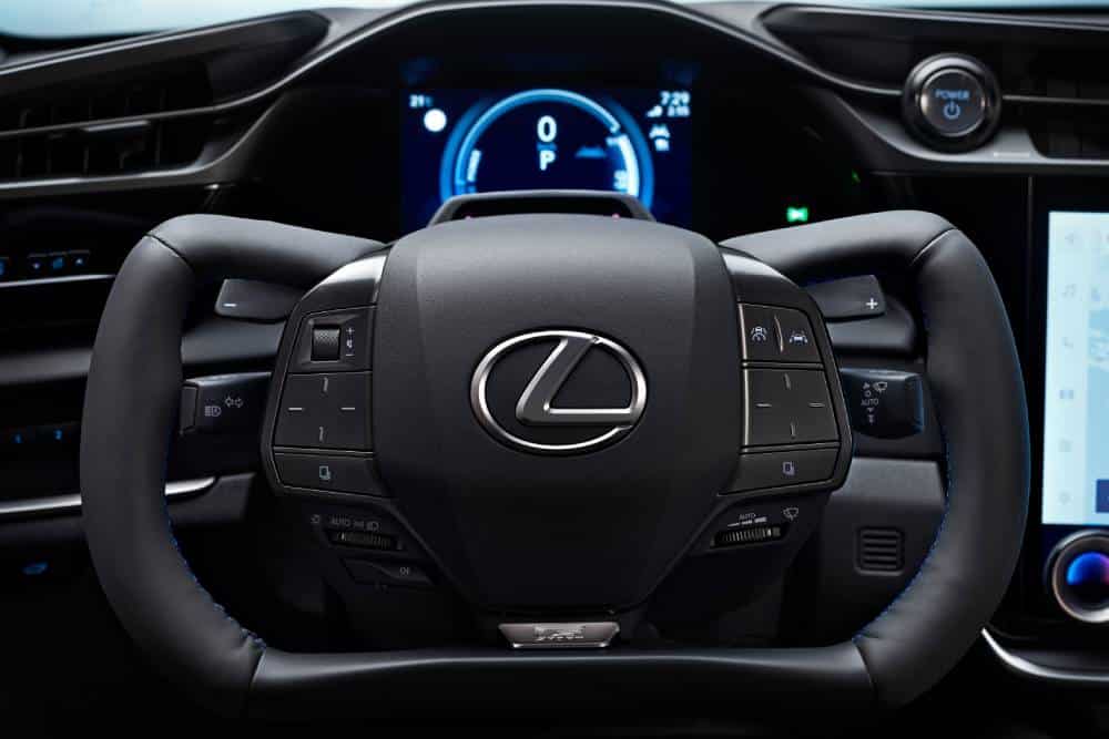 Nέο Lexus RZ EV με χειροκίνητες αλλαγές & steer-by-wire
