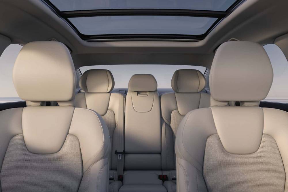 Νέο Volvo S90 για επιχειρηματίες με πάθος για βενζίνη