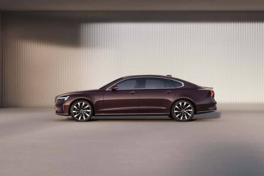 Νέο Volvo S90 για επιχειρηματίες με πάθος για βενζίνη