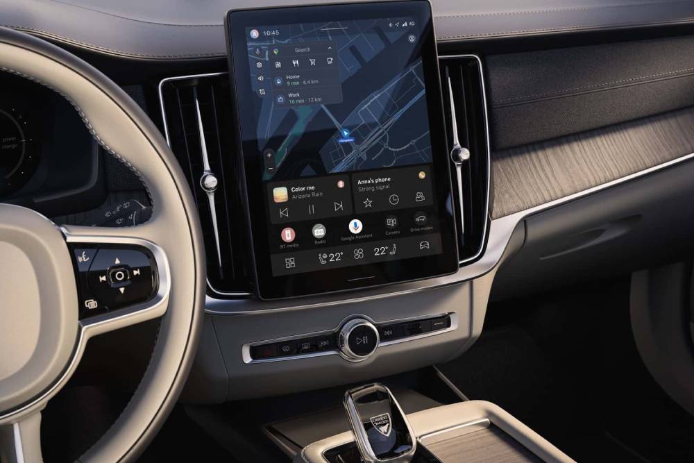 Νέο Volvo S90 για επιχειρηματίες με πάθος για βενζίνη