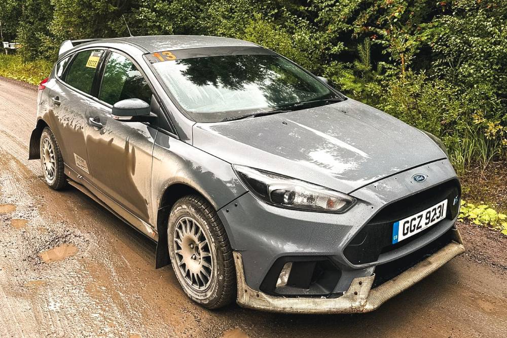 Το επιθετικό Focus RS "σαρώνει" το WRC