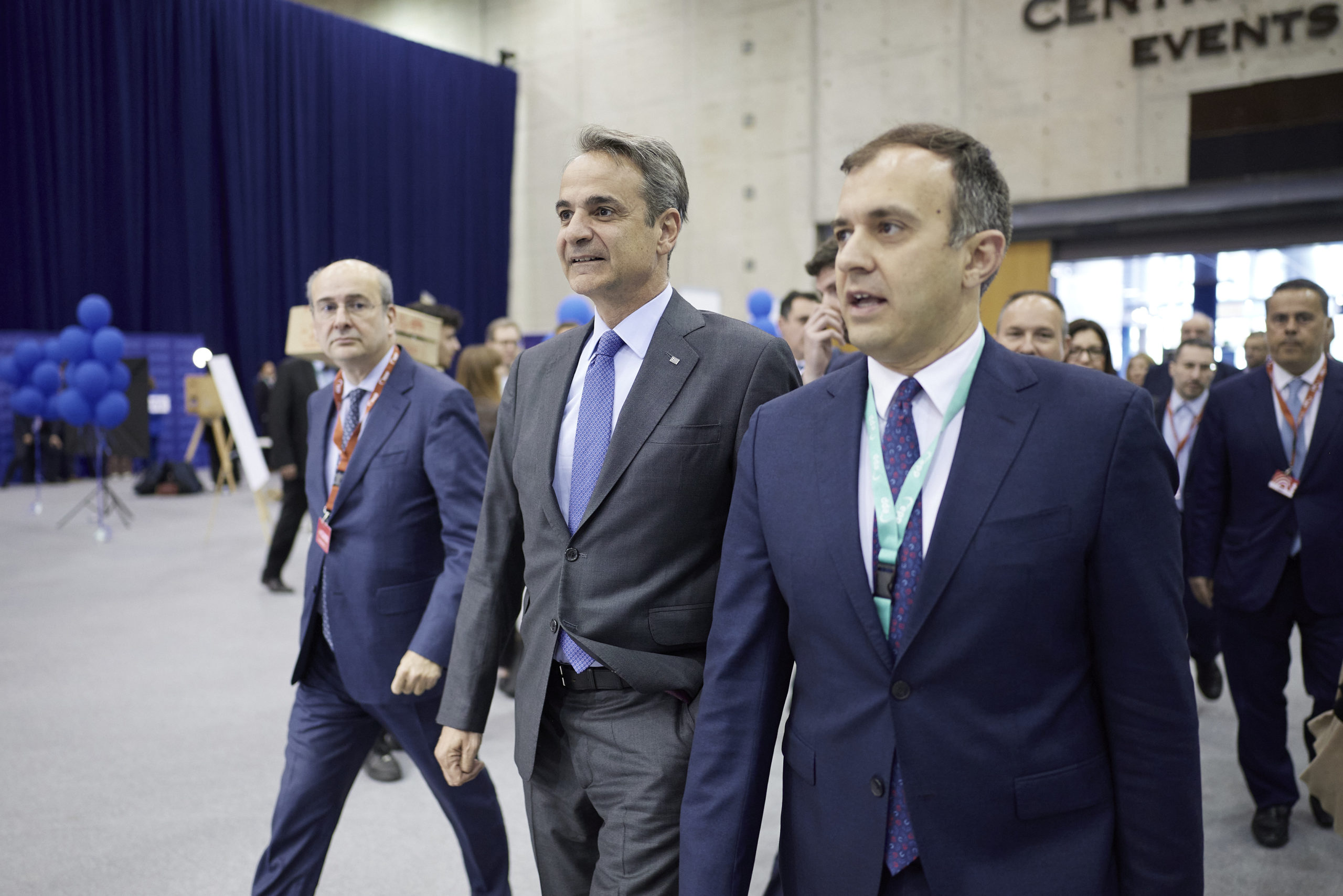 Μητσοτάκης: Στη Βαλένθια για το Συνέδριο του ΕΛΚ – Κρίσιμες επαφές στο παρασκήνιο των εργασιών