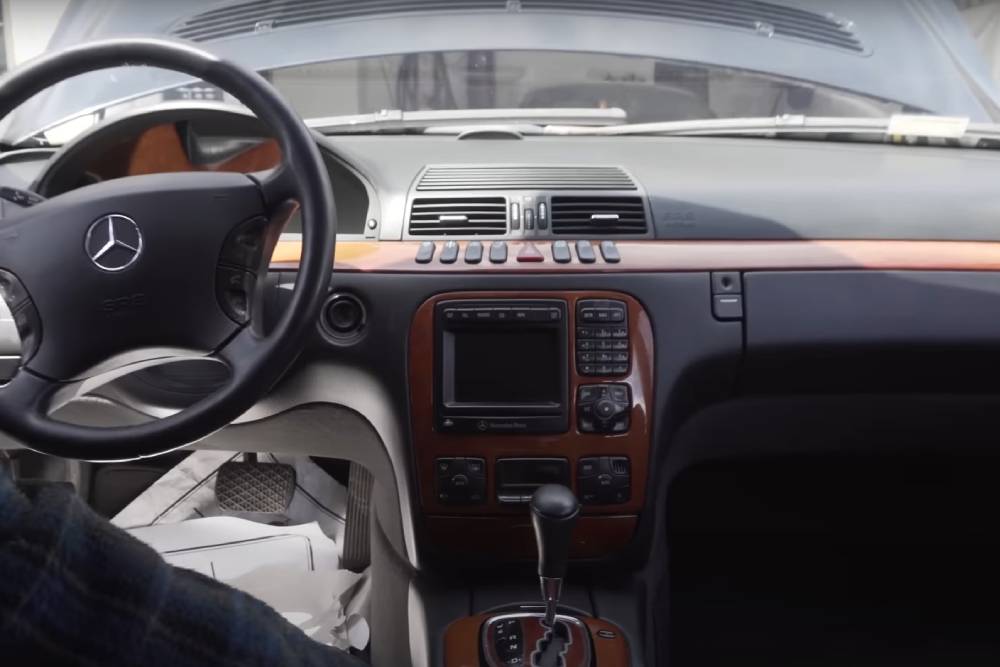 Τί αποκαλύπτει μια Mercedes S-Class των 475 ευρώ;