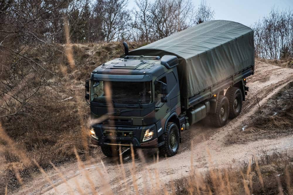 Η Volvo Defense κάνει ιστορικό ντεμπούτο στην έκθεση DEFEA