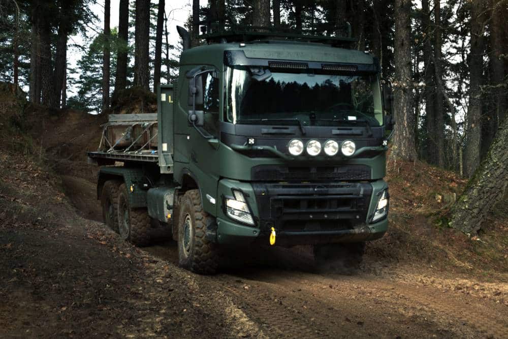 Η Volvo Defense κάνει ιστορικό ντεμπούτο στην έκθεση DEFEA