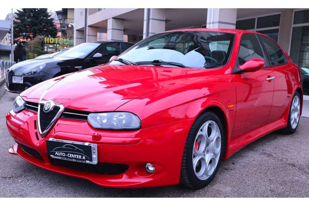 Σαγηνευτική και "ιπτάμενη" Alfa Romeo 156 GTA