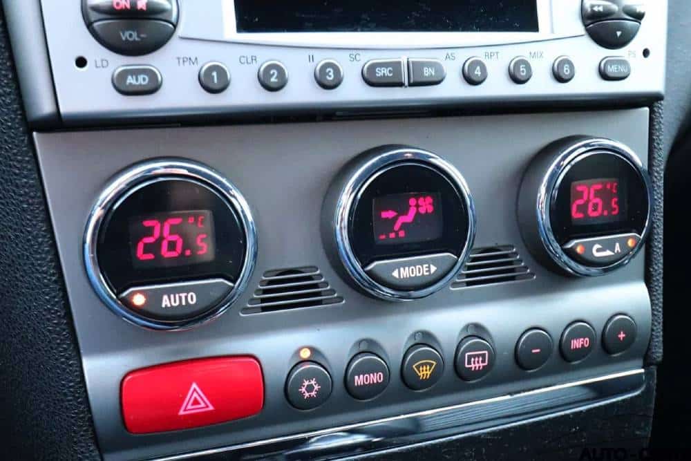Σαγηνευτική και "ιπτάμενη" Alfa Romeo 156 GTA