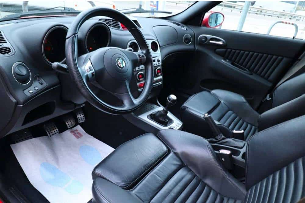 Σαγηνευτική και "ιπτάμενη" Alfa Romeo 156 GTA