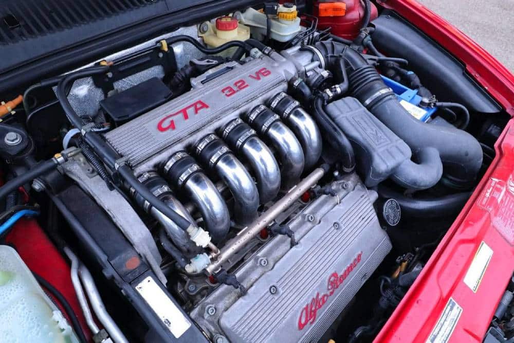 Σαγηνευτική και "ιπτάμενη" Alfa Romeo 156 GTA