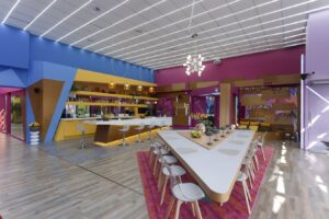 Όλα είναι πανέτοιμα στο εντυπωσιακό σπίτι του Big Brother για την Κυριακή 27 Απριλίου στον ΣΚΑΙ