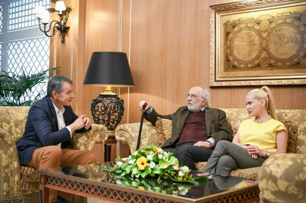 Ο Αλέξανδρος Λυκουρέζος στους Πρωταγωνιστές: Η Ζωή, ο Μάνος, η Μελίνα, ο Καραμανλής και ο “συνήγορος του διαβόλου”