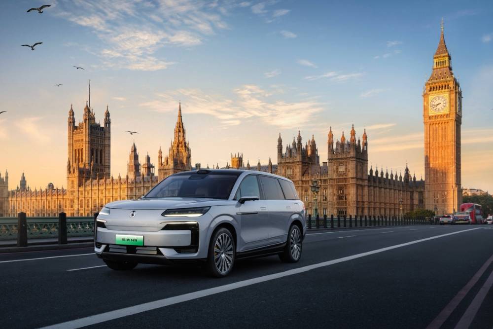 Η BYD μαγνητίζει τα βλέμματα στην έκθεση Auto Shanghai 2025