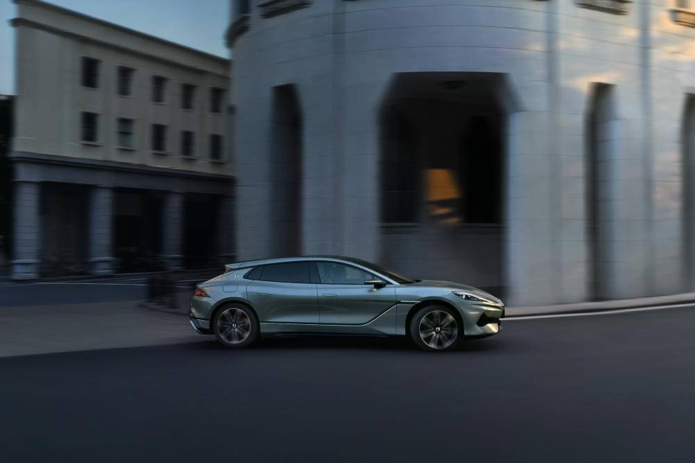 Η BYD μαγνητίζει τα βλέμματα στην έκθεση Auto Shanghai 2025