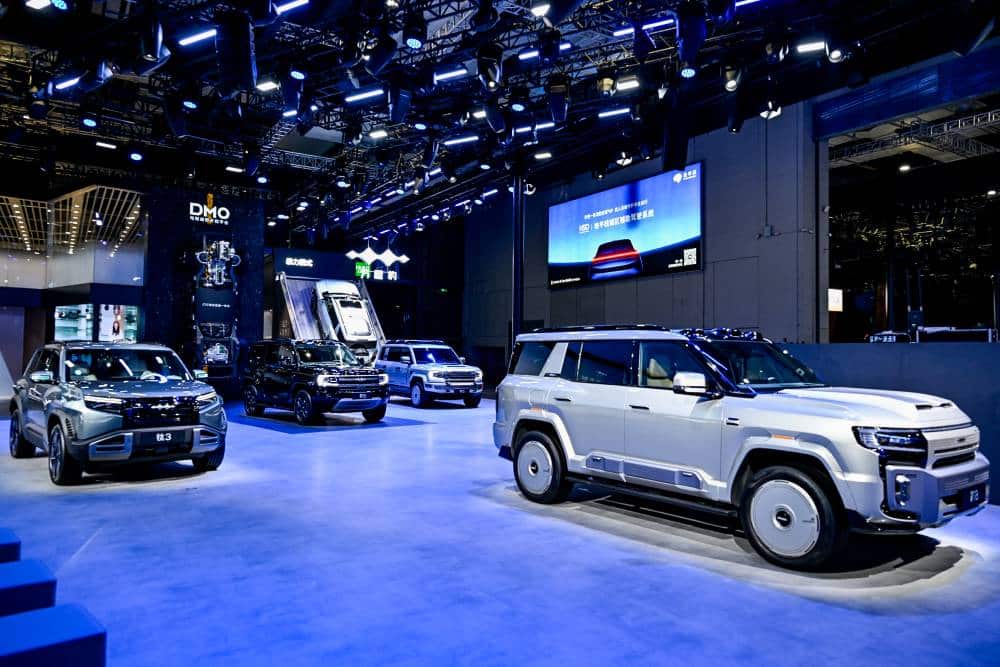 Η BYD μαγνητίζει τα βλέμματα στην έκθεση Auto Shanghai 2025