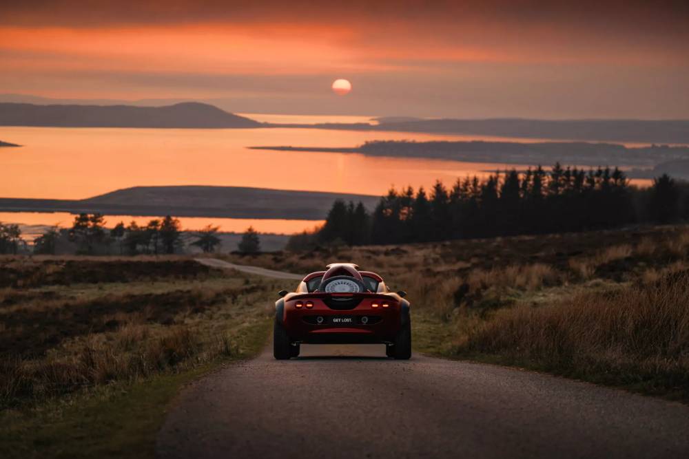 Η Lotus Elise που μεταμορφώθηκε σε θηρίο σαφάρι
