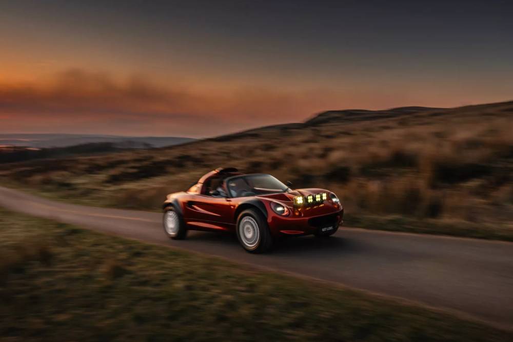 Η Lotus Elise που μεταμορφώθηκε σε θηρίο σαφάρι