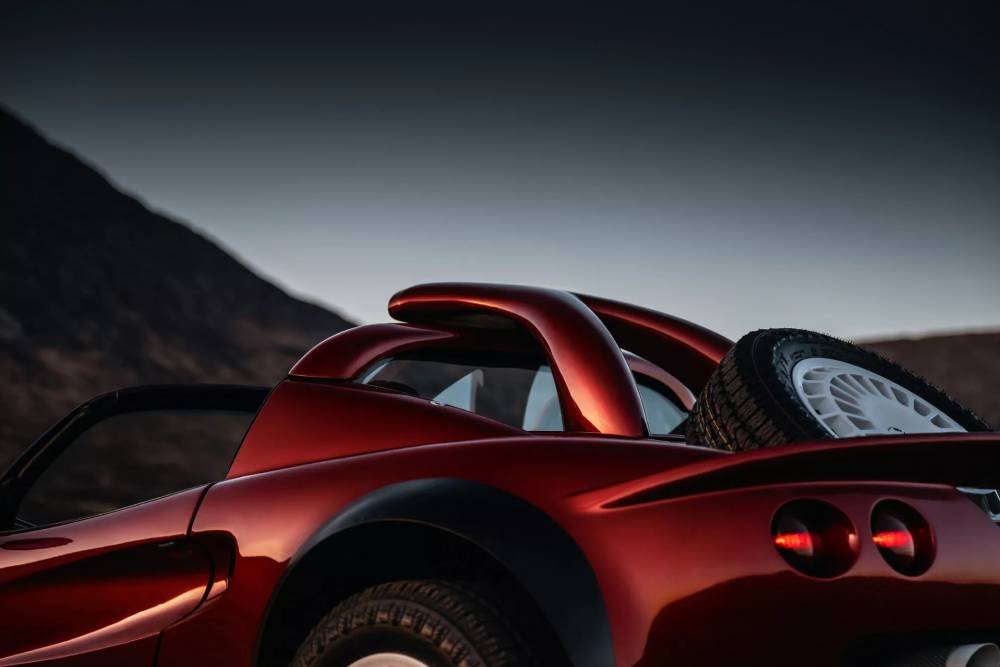 Η Lotus Elise που μεταμορφώθηκε σε θηρίο σαφάρι