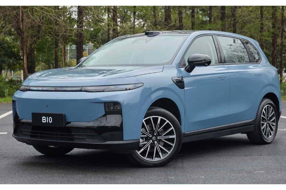Η Leapmotor εισβάλλει στα C-SUV με το εντυπωσιακό B10