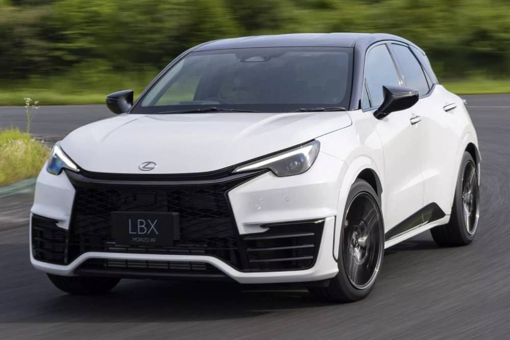 Nέο Lexus RZ EV με χειροκίνητες αλλαγές & steer-by-wire