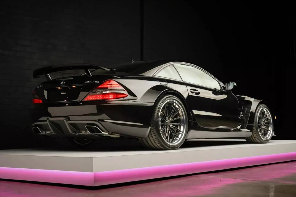 Σπάνιο διαμάντι η Mercedes SL65 AMG Black Series