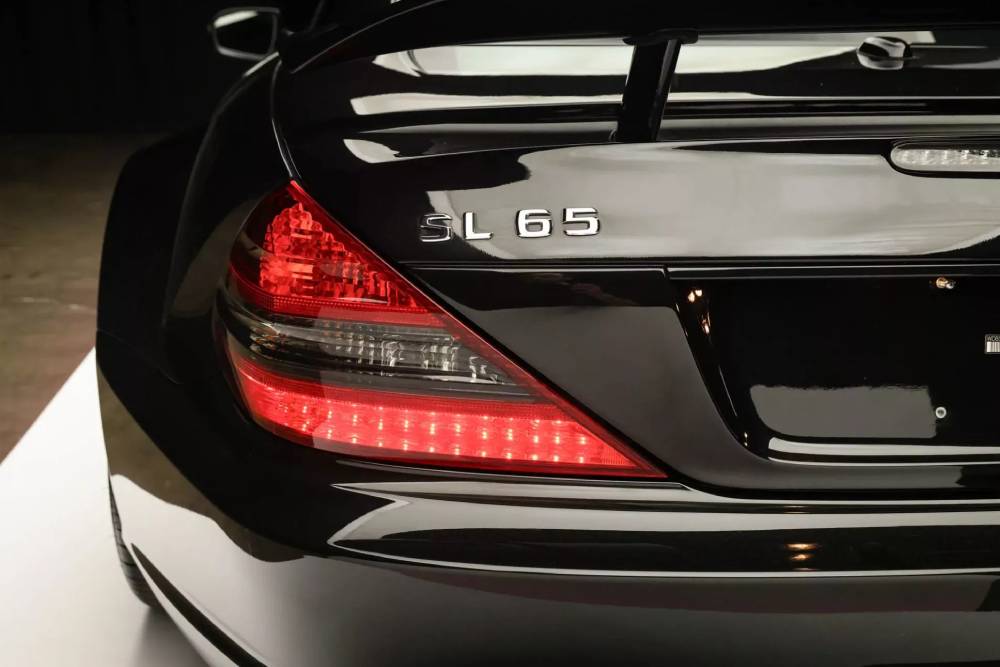Σπάνιο διαμάντι η Mercedes SL65 AMG Black Series