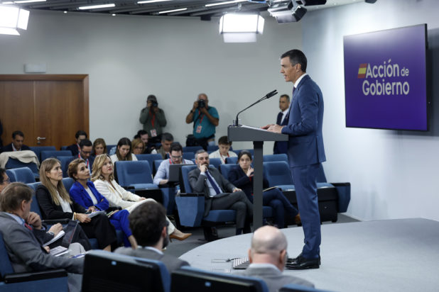 Ισπανία: Δύο έρευνες για τα αίτια του μπλακ άουτ – Γιατί η κυβέρνηση επιμένει στο σενάριο κυβερνοεπίθεσης