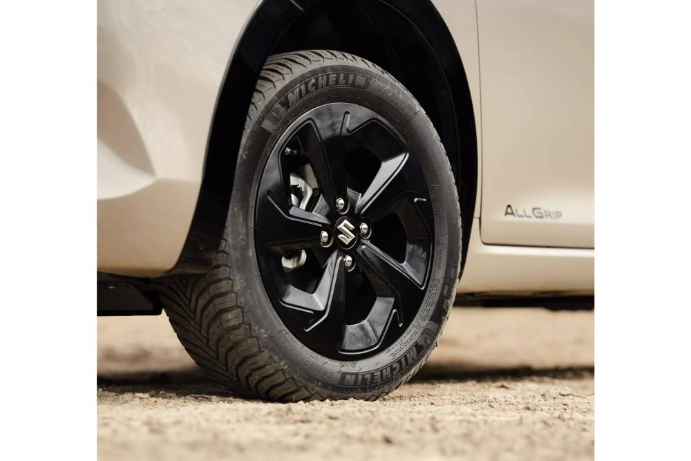 Εντυπωσιακό και αδάμαστο Suzuki Swift AllGrip FX