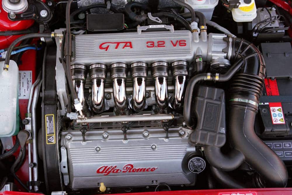 Σαγηνευτική και "ιπτάμενη" Alfa Romeo 156 GTA