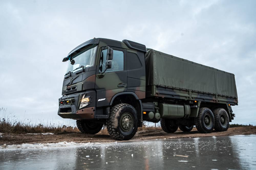 Η Volvo Defense κάνει ιστορικό ντεμπούτο στην έκθεση DEFEA