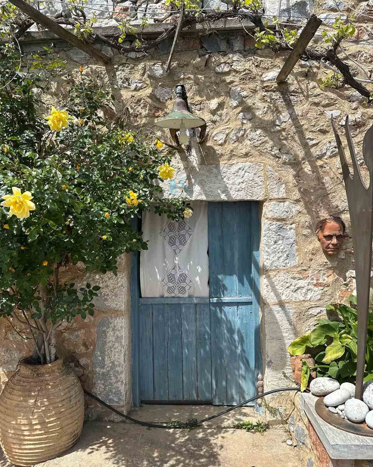 Δανάη Μπάρκα: Απόδραση στην Τήνο για το Πάσχα – «Πόσο τυχεροί είμαστε που..» 10 Μπάρκα Τήνος