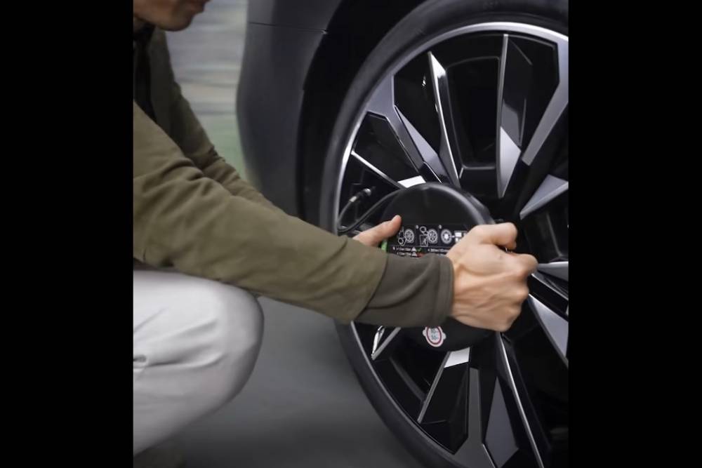 Πατέντα της BMW επαναφέρει μαγικά το φθαρμένο λάστιχο (+video)