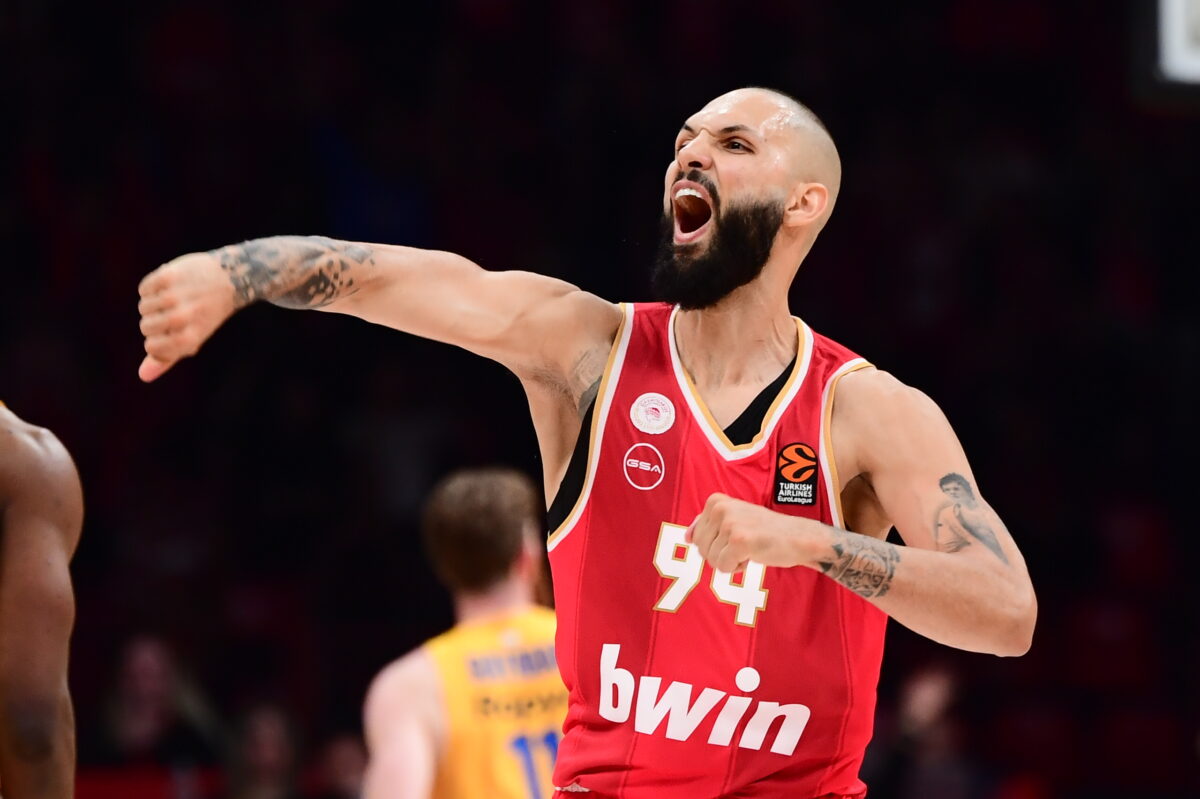 evan-fournier-olympiacos-1200x799