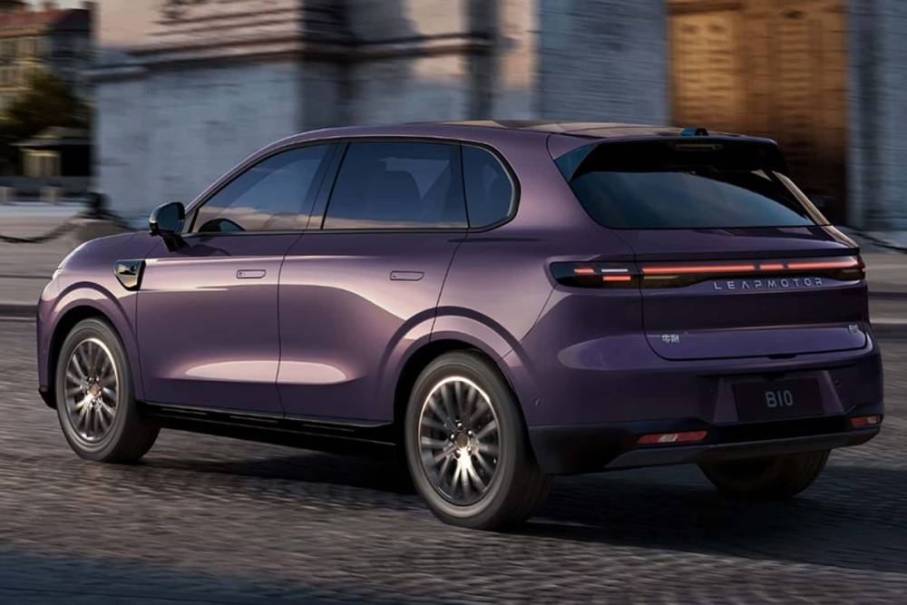Η Leapmotor εισβάλλει στα C-SUV με το εντυπωσιακό B10