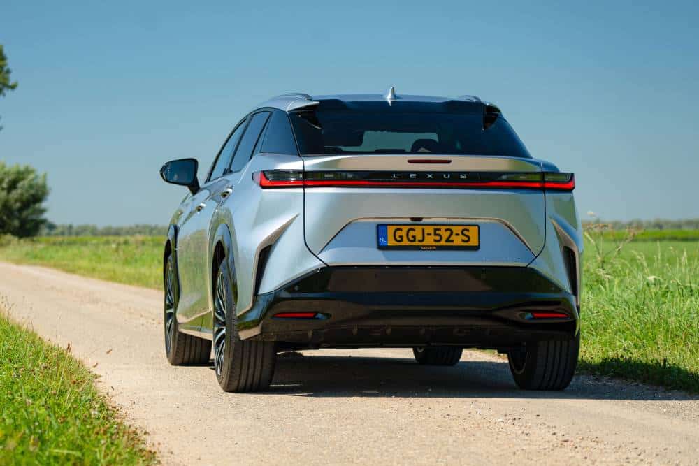 Nέο Lexus RZ EV με χειροκίνητες αλλαγές & steer-by-wire