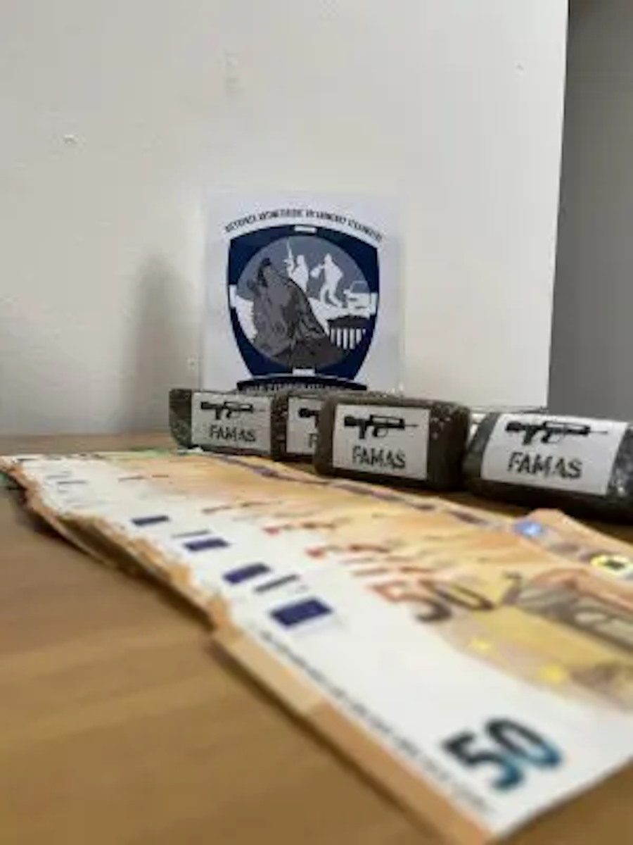 Χρήματα, όπλα και ουσίες που κατέσχεσαν οι αρχές
