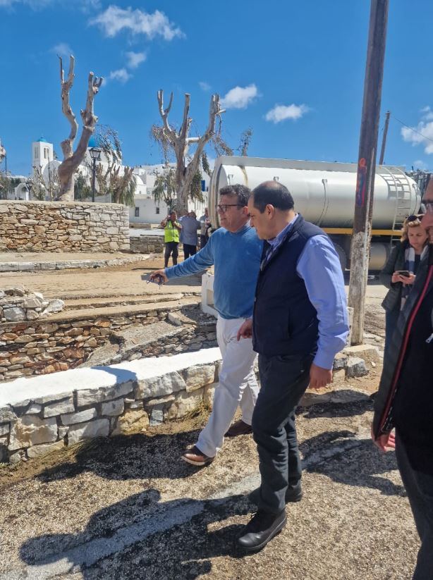 Πάρος: Επιτόπια έρευνα Κώστα Κατσαφάδου στις καταστροφές από την κακοκαιρία – ΦΩΤΟ