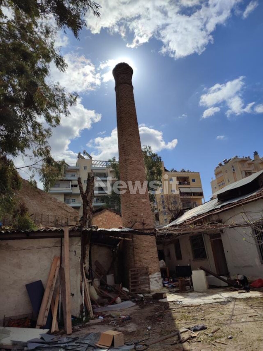 Αποκαλύψεις κατοίκων για τη φωτιά στα Άνω Πατήσια: «Είναι η τρίτη σε 15 μέρες» – «Φιλοξενούνται μετανάστες»