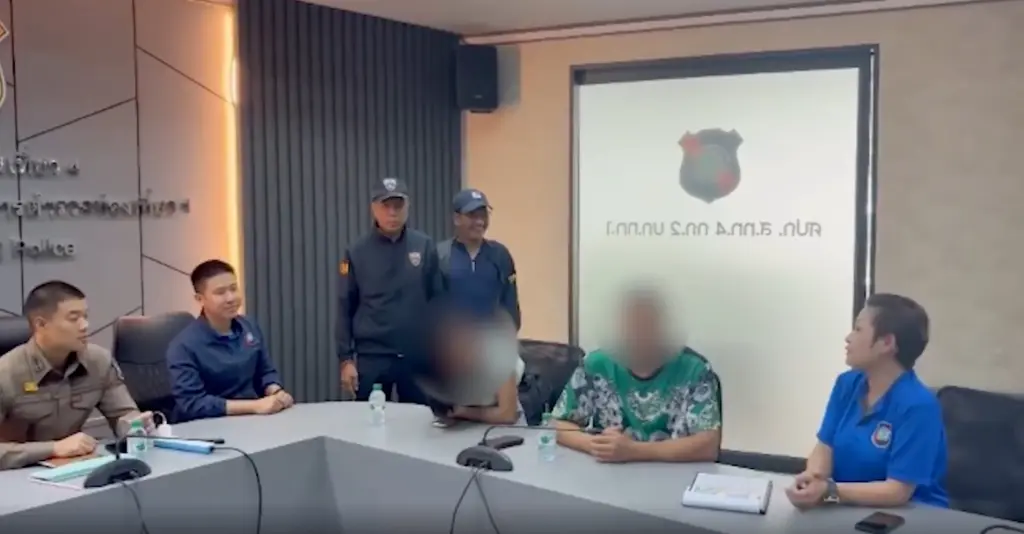 Ταϊλάνδη: Συνελήφθη ζευγάρι από την Κίνα για ερωτικές σκηνές σε δημόσια θέα – Έστησαν τρίποδο με κάμερα και αποκαλύφθηκαν γυμνοί σε πεζοδρόμιο