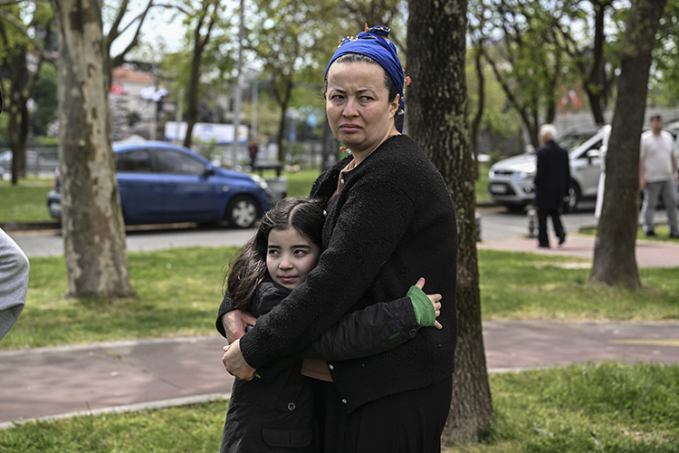 Σεισμός στην Τουρκία: Εικόνες χάους από τα 6,2 Ρίχτερ – 151 τραυματίες, εκτινάχθηκαν από παράθυρα και μπαλκόνια για να γλιτώσουν – ΒΙΝΤΕΟ
