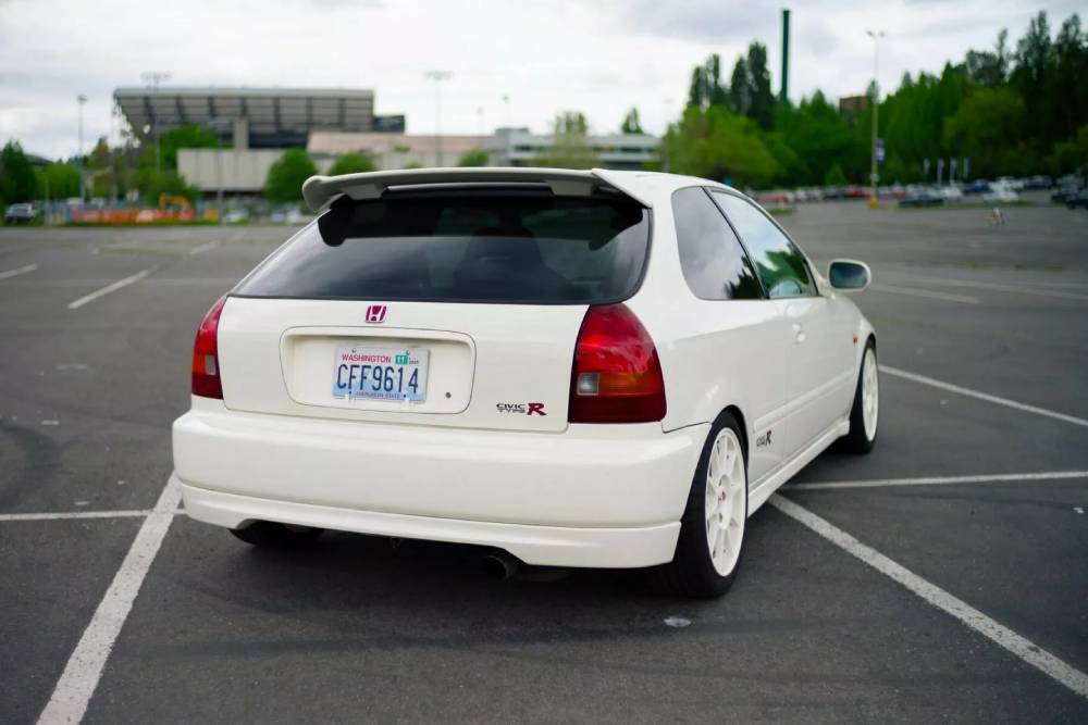 Honda Civic Type R EK9 με τιμές που σπάνε ταμεία
